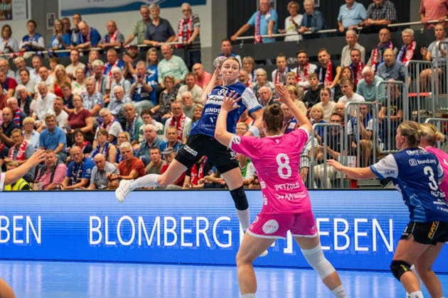 HSG Blomberg-Lippe (GER) vs. TuS Metzingen (GER), Handball, 1. Handball Bundesliga Frauen, Spieltag 2, Saison 2026 2027, Blomberg, 02.09.26 Karolina Jurenczyk (HSG Blomberg-Lippe, 81) im Torwurf Blomberg Synflex-Arena an der Ulmenallee Deutschland