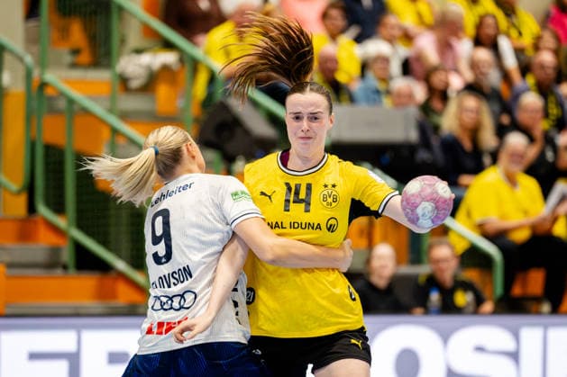 Dortmund, 02.09.2026, Handball, Damen, Bundesliga, 2. Spielatg, BVB Borussia Dortmund - Union Neckarsulm Alieke van Maurik (BVB, 14) im Zweikampf mit Fanny Elovson (Sport-Union Neckarsulm, 9)