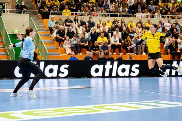 Dortmund, 02.09.2026, Handball, Damen, Bundesliga, 2. Spielatg, BVB Borussia Dortmund - Union Neckarsulm Kelly Vollebregt (BVB, 31) beim Torwurf gegen Barbara Györi (Sport-Union Neckarsulm, 54)