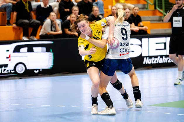Dortmund, 02.09.2026, Handball, Damen, Bundesliga, 2. Spielatg, BVB Borussia Dortmund - Union Neckarsulm Alieke van Maurik (BVB, 14) im Zweikampf mit Fanny Elovson (Sport-Union Neckarsulm, 9)