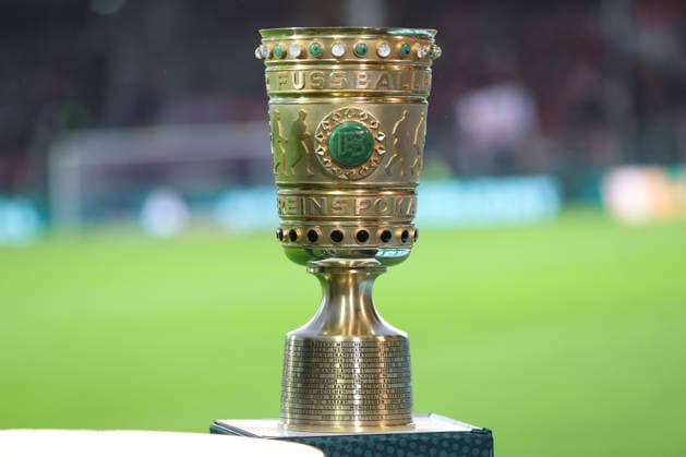 Der DFB-Pokal ist zu sehen waehrend des DFB-Pokal Spiels zwichen VfL Osnabrueck v FC Bayern Muenchen, Bremer Bruecke am 02. September 2026 in Osnabrueck, Deutschland. (Foto von Oliver Kaelke DeFodi Images) +++ The trophy for of the DFB-Pokal can be seen during the DFB-Pokal match between VfL Osnabrueck v FC Bayern Muenchen at Bremer Bruecke on September 2, 2026 in Osnabrueck, Germany. (Photo by Oliver Kaelke DeFodi Images) (Photo by Oliver Kaelke DeFodi Images) -