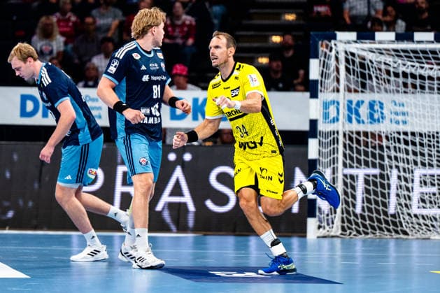 02.09.2026, xdobgx, Handball Opel HBL, Handball Club Hamburg - TVB Stuttgart v.l. Einar Olafsson (Handball Club Hamburg, 23), Martin Hovde (Handball Club Hamburg, 81), Kai Häfner (TVB Stuttgart, 34) Jubel, Torjubel, jubelt ueber das Tor, celebrate the goal, celebration Hamburg