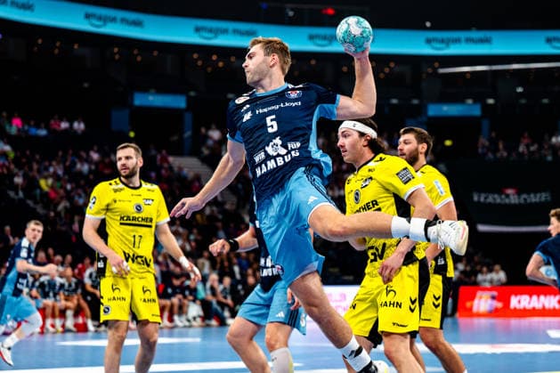 02.09.2026, xdobgx, Handball Opel HBL, Handball Club Hamburg - TVB Stuttgart v.l. Oliver Norlyk (Handball Club Hamburg, 5) beim Wurf, in action, throwing Hamburg