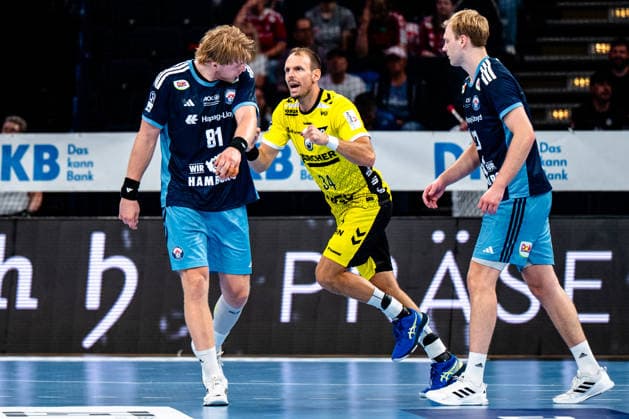 02.09.2026, xdobgx, Handball Opel HBL, Handball Club Hamburg - TVB Stuttgart v.l. Martin Hovde (Handball Club Hamburg, 81), Kai Häfner (TVB Stuttgart, 34) Jubel, Torjubel, jubelt ueber das Tor, celebrate the goal, celebration, Einar Olafsson (Handball Club Hamburg, 23) Hamburg