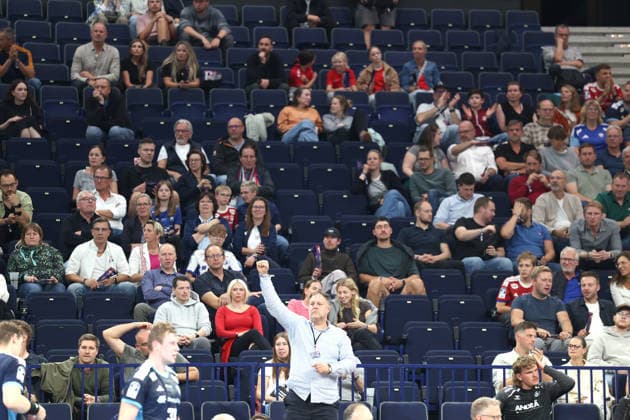 Handball Opel Handball Bundesliga 2026 2027 - Handball Sportclub Hamburg vs. TVB Stuttgart Philipp J. Müller, Gesellschafter und Aufsichtsrat, wenig Zuschauer Barclays Arena Hamburg