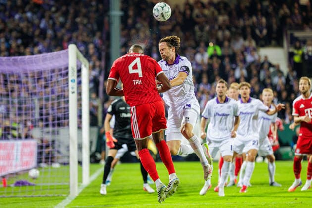 (L-R) Jonathan Tah (FC Bayern Muenchen, 04) im Kopfballduell mit Jannik Mueller (VfL Osnabrueck, 24) GER, VfL Osnabrueck vs. FC Bayern Muenchen, Fussball, DFB-Pokal, 1. Runde, Spielzeit 2026 2027, 02.09.2026 DFL Regulations prohibit any use of photographers as image sequences and or quasi-video. GER, VfL Osnabrueck vs. FC Bayern Muenchen, Fussball, DFB-Pokal, 1. Runde, Spielzeit 2026 2027, 02.09.2026 Osnabrueck Copyright: xEibner-Pressefoto JanxRollingerx EP_JSK