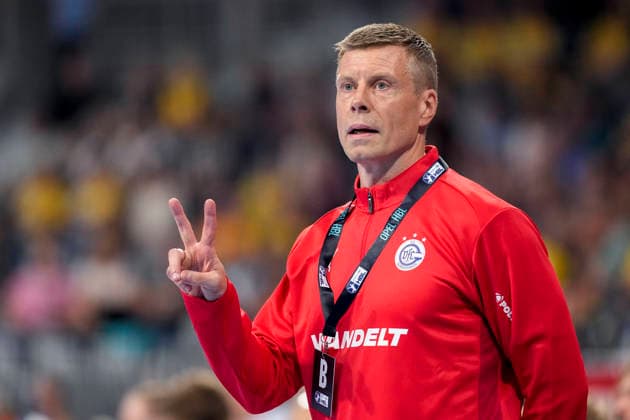 Gudjon Valur Sigurdsson (Trainer, Cheftrainer, VfL Gummersbach), gibt Anweisungen, gestikuliert, mit den Armen gestikulieren, Einzelbild, Einzelfoto, Aktion, Action, 02.09.2026, Mannheim (Deutschland), Handball, Bundesliga, Rhein-Neckar Löwen - VfL Gummersbach
