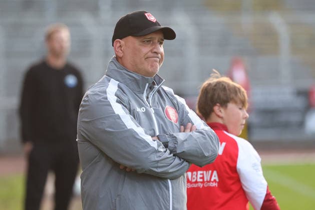 Trainer Volkan Uluc (SI) Fussball Regionalliga West, 6. Spieltag, Sportfreunde Siegen - SC Paderborn 07 U21, U 21 am 02.09.2026 in Siegen Deutschland.