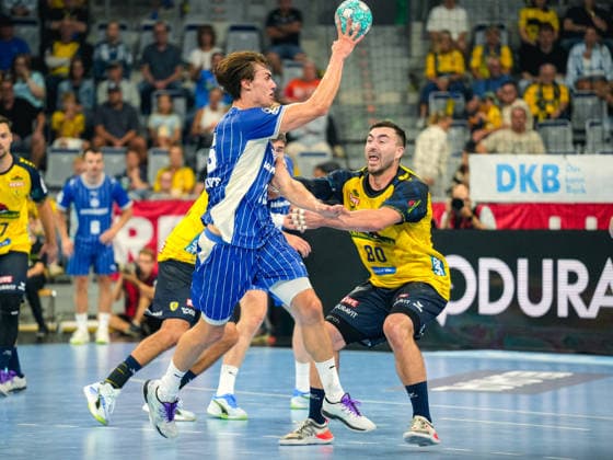 02.09.2026, xwppx, Handball Opel HBL, Rhein-Neckar-Löwen - VfL Gummersbach v.l. Miro Schluroff (VfL Gummersbach), Jannik Kohlbacher (Rhein-Neckar Löwen) Mannheim