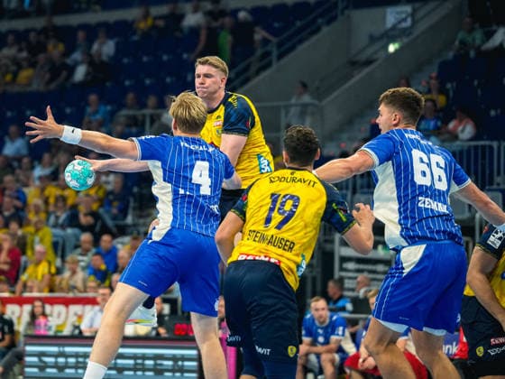 02.09.2026, xwppx, Handball Opel HBL, Rhein-Neckar-Löwen - VfL Gummersbach v.l. Haukur Thrastarson (Rhein-Neckar Löwen), Marius Steinhauser (Rhein-Neckar Löwen), ElliÃ°i Snaer ViÃ°arsson (VfL Gummersbach), Å tÄ›pan Zeman (VfL Gummersbach) Mannheim