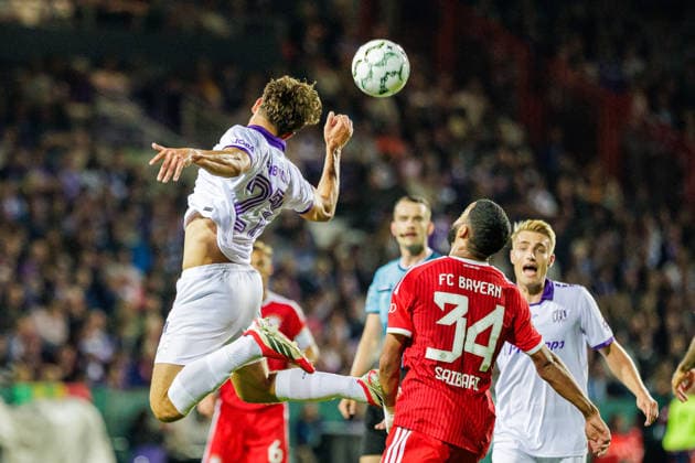 (L-R) Robin Fabinski (VfL Osnabrueck, 27) im Kopfballduell mit Ismael Saibari (FC Bayern Muenchen, 34) GER, VfL Osnabrueck vs. FC Bayern Muenchen, Fussball, DFB-Pokal, 1. Runde, Spielzeit 2026 2027, 02.09.2026 DFL Regulations prohibit any use of photographers as image sequences and or quasi-video. GER, VfL Osnabrueck vs. FC Bayern Muenchen, Fussball, DFB-Pokal, 1. Runde, Spielzeit 2026 2027, 02.09.2026 Osnabrueck Copyright: xEibner-Pressefoto JanxRollingerx EP_JSK