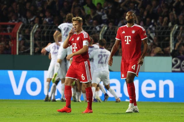 02.09.2026, xrekx, Fussball DFB Pokal 1.Runde, VfL Osnabrueck - FC Bayern München v.l. Joshua Kimmich (FC Bayern Muenchen) Jonathan Tah (FC Bayern Muenchen) Enttäuscht, traurig, frustriert, ratlos, nach dem Tor zum 1:0 Osnabrueck