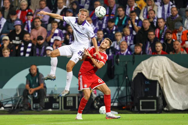 Adrian Beck (VfL Osnabrueck) und Josip Stanisic (FC Bayern Muenchen) im Zweikampf waehrend des DFB-Pokal Spiels zwichen VfL Osnabrueck v FC Bayern Muenchen, Bremer Bruecke am 02. September 2026 in Osnabrueck, Deutschland. (Foto von Oliver Kaelke DeFodi Images) +++ Adrian Beck (VfL Osnabrueck) und Josip Stanisic (FC Bayern Muenchen) battle for the ball during the DFB-Pokal match between VfL Osnabrueck v FC Bayern Muenchen at Bremer Bruecke on September 2, 2026 in Osnabrueck, Germany. (Photo by Oliver Kaelke DeFodi Images) (Photo by Oliver Kaelke DeFodi Images) -