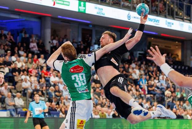 02.09.2026 - Handball - 1. Bundesliga OPEL HBL - Saison 2026 2027 - 02. Spieltag: HC Erlangen Metropolregion Nürnberg HCE - TSV Hannover-Burgdorf ( Die Recken ) - DaMa - xdaxmax - Lukas Stutzke (39, TSV Hannover-Burgdorf ) Frieder Bandlow (2, HC Erlangen HCE )