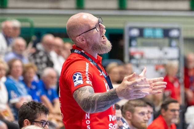 Ales Pajovic (SG Flensburg Handewitt, Trainer) ist mit der Entscheidung nicht einverstanden. Bergischer HC vs. SG Flensburg-Handewitt, Handball, Opel HBL, 02. Spieltag, Saison 2026 2027, 02.09.2026 Bergischer HC vs. SG Flensburg-Handewitt, Handball, Opel HBL, 02. Spieltag, Saison 2026 2027, 02.09.2026 Wuppertal Copyright: xEibner-Pressefoto ThomasxHaeslerx EP_THR