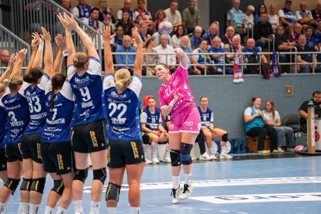 Gabriela Bitolo (TuS Metzingen, 22) im Torwurf HSG Blomberg-Lippe (GER) vs. TuS Metzingen (GER), Handball, 1. Handball Bundesliga Frauen, Spieltag 2, Saison 2026 2027, Blomberg, 02.09.26 Blomberg Copyright: xEibner-Pressefotox EP_