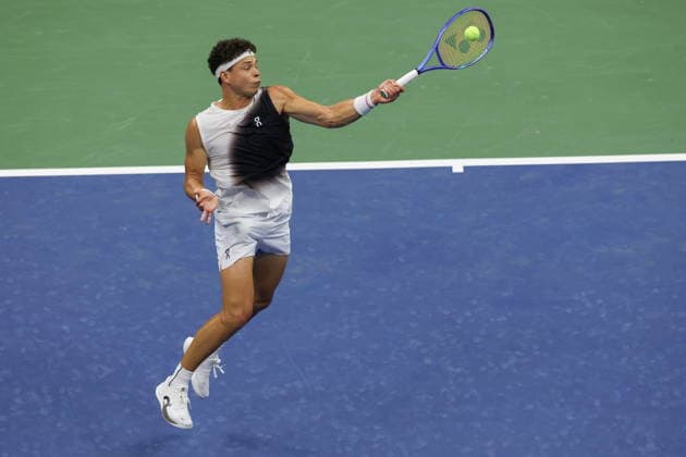 US Open tennis tournament - Day 4 Ben Shelton of the US in action against Hubert Hurkacz of Poland during the Men s Singles second round match of the US Open Tennis Championships in Flushing Meadows, New York, USA, 02 September 2026. FLUSHING MEADOWS NEW YORK United States  Copyright: xBRIANxHIRSCHFELDx