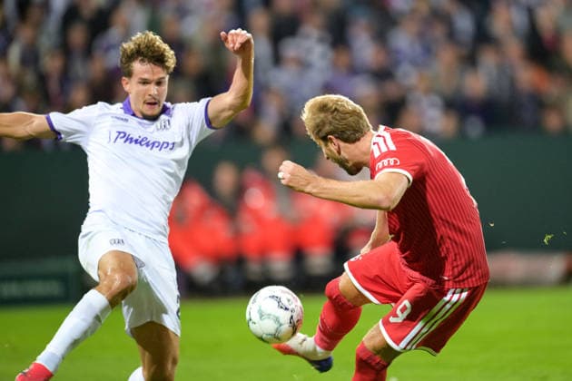 Fußball, DFB-Pokal, 20260902, VfL Osnabrück - FC Bayern München. Im Bild Tor 1:1, v.l. Robin FABINSKI (Osnabrück, 27) Torschütze, Harry KANE (Bayern, 9). Osnabrück Osnatel Arena Niedersachsen Deutschland Copyright: Passion2Press MarkusxFischerx