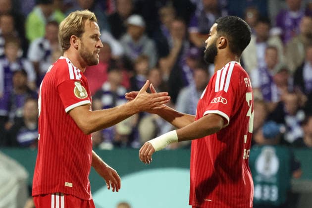 02.09.2026, xrekx, Fussball DFB Pokal 1.Runde, VfL Osnabrueck - FC Bayern München v.l. Torjubel nach dem Tor zum celebrating the goal celebrate 1:1 durch Harry Kane (FC Bayern Muenchen) mit Ismael Saibari (FC Bayern Muenchen) Osnabrueck