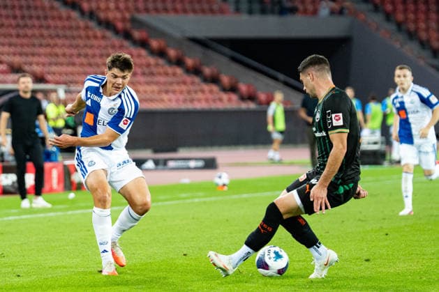 Fussball, Schweiz: Brack Super League, 6. Spieltag: Grasshopper Club Zürich vs. FC St. Gallen 1879, Mittwoch, 02.09.2026 (Stadion Letzigrund, Zürich); Nikolas Muci (9, Grasshopper Club Zürich), Jozo Stanic (4, FC St. Gallen) Copyright: xValentinxDomgjonix