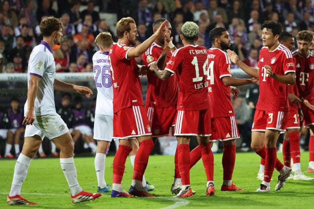 02.09.2026, xrekx, Fussball DFB Pokal 1.Runde, VfL Osnabrueck - FC Bayern München v.l. Torjubel nach dem Tor zum celebrating the goal celebrate 1:1 durch Harry Kane (FC Bayern Muenchen) Luis Diaz (FC Bayern Muenchen) Osnabrueck