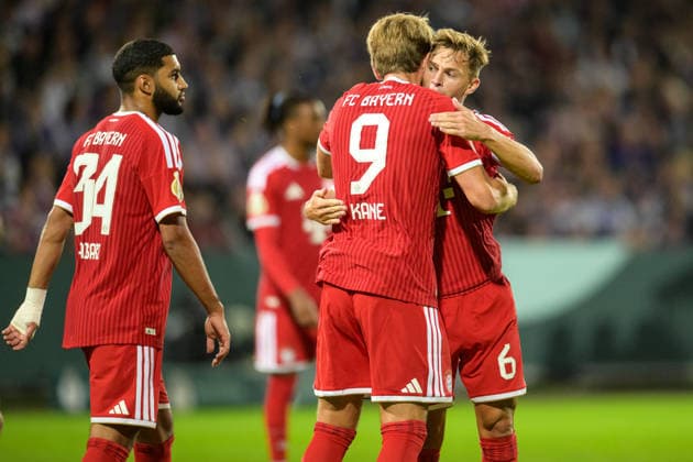 Fußball, DFB-Pokal, 20260902, VfL Osnabrück - FC Bayern München. Im Bild Tor 1:1 Torjubel, v.l. Torschütze Harry KANE (Bayern, 9), Joshua KIMMICH (Bayern, 6). Osnabrück Osnatel Arena Niedersachsen Deutschland Copyright: Passion2Press MarkusxFischerx