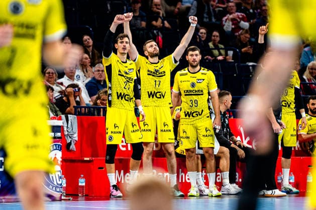 02.09.2026, xdobgx, Handball Opel HBL, Handball Club Hamburg - TVB Stuttgart v.l. Philipp Meyer (TVB Stuttgart, 27), Samuel Röthlisberger (TVB Stuttgart, 17), Malte Donker (TVB Stuttgart, 39) Jubel, celebration Hamburg
