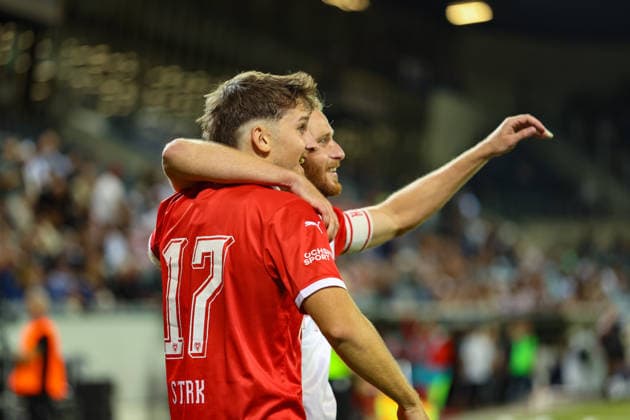 2. September 2026, Fussball, Brack Super League 2026 27, Runde 6, FC Luzern gegen FC Vaduz, Thermoplan Arena, Luzern, Schweiz Julian Stark (17, FC Vaduz, li,) erzielt das 0:1 für den FC Vaduz Photo: Urs Ottiger