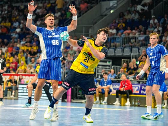 02.09.2026, xwppx, Handball Opel HBL, Rhein-Neckar-Löwen - VfL Gummersbach v.l. Å tÄ›pan Zeman (VfL Gummersbach), Aron Seesing (Rhein-Neckar Löwen), ElliÃ°i Snaer ViÃ°arsson (VfL Gummersbach) Mannheim