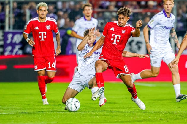 2026.09.02, xkwix, Fußball, DFB-Pokal, VfL Osnabrück - FC Bayern München, Stadion an der Bremer Brücke, 1.Runde, Saison 2026 2027: Patrick Kammerbauer (VfL Osnabrueck 31) im Zweikampf gegen Tom Bischof (FC Bayern Muenchen 8) DFB regulations prohibit any use of photographs as image sequences and or quasi-video. Photo: xKamilxWilkowskixPressefotoKochx Niedersachsen Deutschland