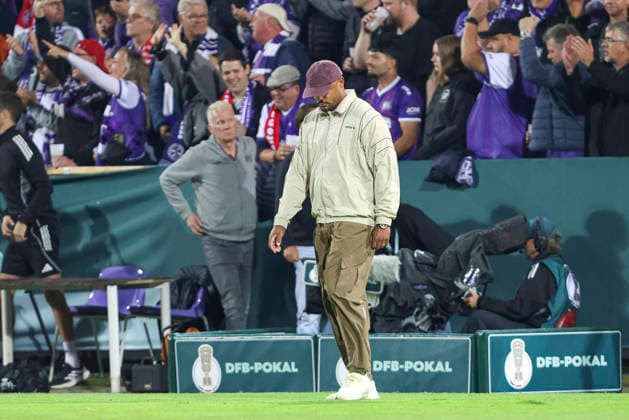 Trainer Vincent Kompany (FC Bayern Muenchen) ist enttaeuscht waehrend des DFB-Pokal Spiels zwichen VfL Osnabrueck v FC Bayern Muenchen, Bremer Bruecke am 02. September 2026 in Osnabrueck, Deutschland. (Foto von Oliver Kaelke DeFodi Images) +++ Trainer Vincent Kompany (FC Bayern Muenchen) looks dejected during the DFB-Pokal match between VfL Osnabrueck v FC Bayern Muenchen at Bremer Bruecke on September 2, 2026 in Osnabrueck, Germany. (Photo by Oliver Kaelke DeFodi Images) (Photo by Oliver Kaelke DeFodi Images) -