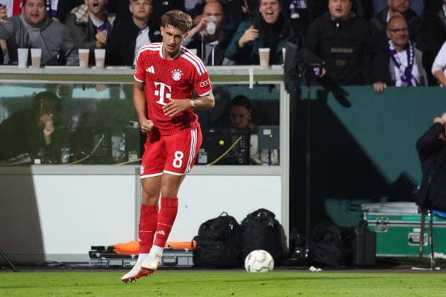 02.09.2026, xrekx, Fussball DFB Pokal 1.Runde, VfL Osnabrueck - FC Bayern München v.l. Torjubel nach dem Tor zum celebrating the goal celebrate 1:2 durch Tom Bischof (FC Bayern Muenchen) Osnabrueck