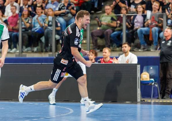 02.09.2026 - Handball - 1. Bundesliga OPEL HBL - Saison 2026 2027 - 02. Spieltag: HC Erlangen Metropolregion Nürnberg HCE - TSV Hannover-Burgdorf ( Die Recken ) - DaMa - xdaxmax - Frieder Bandlow (2, HC Erlangen HCE ) jubelt Jubel freut sich Freude ballt Faust Fäuste