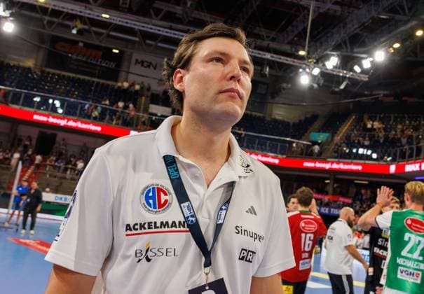 02.09.2026 - Handball - 1. Bundesliga OPEL HBL - Saison 2026 2027 - 02. Spieltag: HC Erlangen Metropolregion Nürnberg HCE - TSV Hannover-Burgdorf ( Die Recken ) - DaMa - xdaxmax - Johannes Sellin ( Trainer HC Erlangen HCE ) enttäuscht Enttäuschung nach Spielende