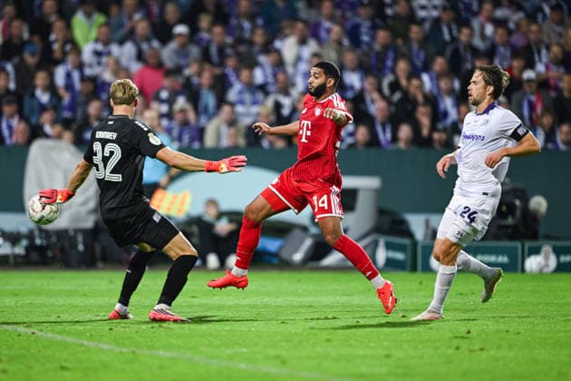 02.09.2026, Fussball, DFB-Pokal, VfL Osnabrück - FC Bayern München, Jonas Krumrey (VfL Osnabrück), Ismael Saibari (FC Bayern München), Jannik Müller (VfL Osnabrück) xRHR-FOTO DEx Copyright: TeresaxKroeger RHR-FOTOx RHR-FOTO DE