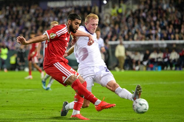 Fußball, DFB-Pokal, 20260902, VfL Osnabrück - FC Bayern München. Im Bild v.l. Ismael SAIBARI (Bayern, 34), Niklas WIEMANN (Osnabrück, 25). Osnabrück Osnatel Arena Niedersachsen Deutschland Copyright: Passion2Press MarkusxFischerx