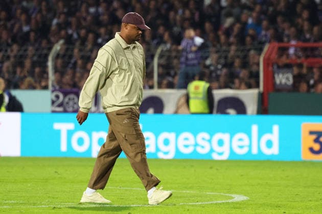 02.09.2026, xrekx, Fussball DFB Pokal 1.Runde, VfL Osnabrueck - FC Bayern München v.l. Trainer head coach Vincent Kompany (FC Bayern Muenchen) Osnabrueck