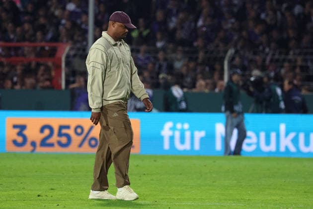 02.09.2026, xrekx, Fussball DFB Pokal 1.Runde, VfL Osnabrueck - FC Bayern München v.l. Trainer head coach Vincent Kompany (FC Bayern Muenchen) Osnabrueck