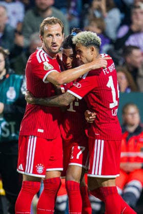 02.09.2026 - Fußball, 2026 2027, DFB-Pokal, 1. Hauptrunde, VfL Osnabrück - FC Bayern München: (2R) Michael Olise (München) jubelt nach seinem Tor zum 1:3 mit (L-R) Lennart Karl (München), Harry Kane (München), Luis Diaz (München) DFB REGULATIONS PROHIBIT ANY USE OF PHOTOGRAPHS AS IMAGE SEQUENCES AND OR QUASI-VIDEO.