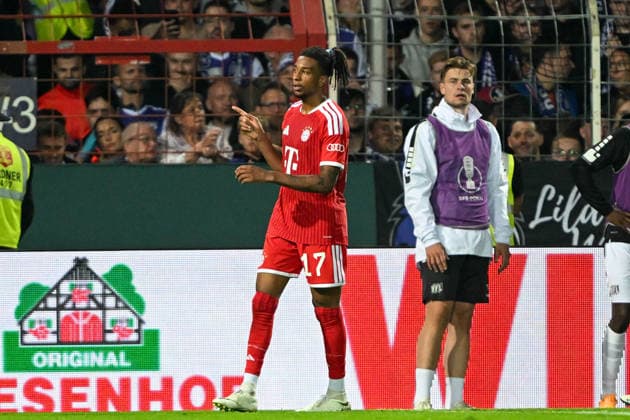 DFB Pokal - 26 27 - VfL Osnabrück - FC Bayern München am 02.09.2026 an der Bremer Brücke in Osnabrück Jubel, Torjubel, Torschuetze, Torschütze Michael Olise (Bayern Muenchen) jubelt nach seinem Tor zum 1:3.
