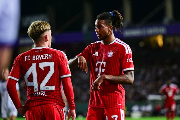 02.09.2026, Fussball, DFB-Pokal, VfL Osnabrück - FC Bayern München, Lennart Karl (FC Bayern München), Michael Olise (FC Bayern München) besprechen sich xRHR-FOTO DEx Copyright: TeresaxKroeger RHR-FOTOx RHR-FOTO DE