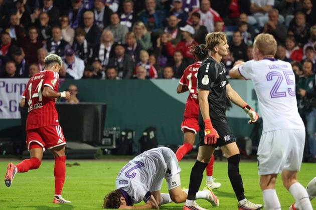 02.09.2026, xrekx, Fussball DFB Pokal 1.Runde, VfL Osnabrueck - FC Bayern München v.l. Michael Olise (FC Bayern Muenchen) Torjubel nach dem Tor zum celebrating the goal celebrate 1:3 Osnabrueck