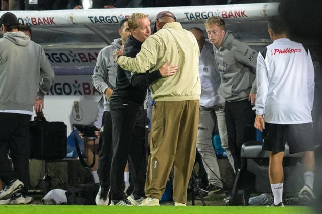 Fußball, DFB-Pokal, 20260902, VfL Osnabrück - FC Bayern München. Im Bild v.l. Trainer Osnabrück Timo SCHULTZ, Trainer Bayern Vincent KOMPANY. Osnabrück Osnatel Arena Niedersachsen Deutschland Copyright: Passion2Press MarkusxFischerx