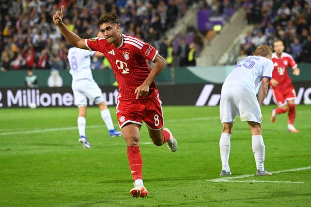 Tom BISCHOF (M) jubelt nach seinem Tor zum 1:2, Jubel, jubeln, Freude, cheers, Fussball DFB Pokal, 1. Hauptrunde, VfL Osnabrueck - FC Bayern Muenchen am 02.09.2026 im Stadion an der Bremer Bruecke Osnabrueck Deutschland. DFL DFB regulations prohibit any use of photographs as image sequences and or quasi-video Â