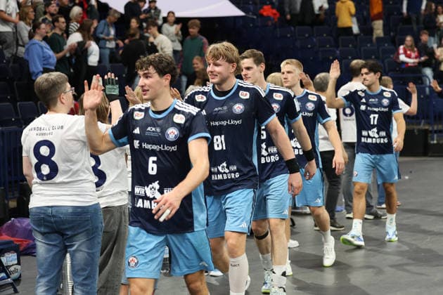Handball I Herren I Saison 2026 2027 I Bundesliga I 2. Spieltag I Handball Club Hamburg - TVB Stuttgart I 02.09.2026 Die Spieler des Handball Club Hamburg bedanken sich bei den Fans Hamburg Barclaycard Arena Hamburg Deutschland Copyright: xLobeca RalfxHomburgx