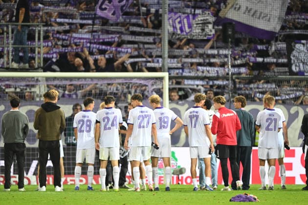 VfL Osnabrueck enttaeuscht, enttäuscht, Enttäuschung, Enttaeuschung Fussball DFB Pokal, 1. Hauptrunde, VfL Osnabrueck - FC Bayern Muenchen 1-4- am 02.09.2026 im Stadion an der Bremer Bruecke Osnabrueck Deutschland. DFL DFB regulations prohibit any use of photographs as image sequences and or quasi-video Â