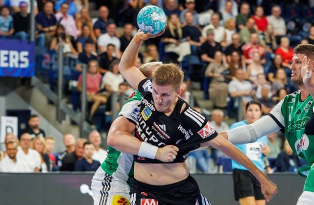 02.09.2026 - Handball - 1. Bundesliga OPEL HBL - Saison 2026 2027 - 02. Spieltag: HC Erlangen Metropolregion Nürnberg HCE - TSV Hannover-Burgdorf ( Die Recken ) - DaMa - xdaxmax - Sander Andreassen Overjordet ( 8, HC Erlangen HCE ) im Angriff