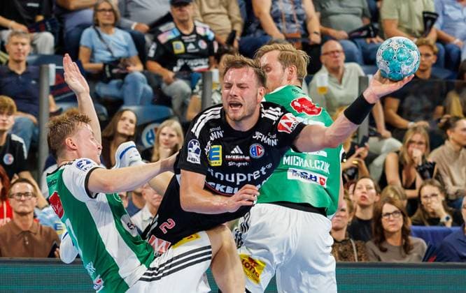 02.09.2026 - Handball - 1. Bundesliga OPEL HBL - Saison 2026 2027 - 02. Spieltag: HC Erlangen Metropolregion Nürnberg HCE - TSV Hannover-Burgdorf ( Die Recken ) - DaMa - xdaxmax - August Baskar Pedersen (17, TSV Hannover-Burgdorf ) Frieder Bandlow (2, HC Erlangen HCE ) Marian Michalczik (22, TSV Hannover-Burgdorf )