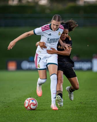Real Madrid CF v Ajax - Women s Champions League 2026 27 Lotte Keukelaar of Real Madrid CF (L) is in action with the ball defended by Ella Touon of Ajax (R) during the UEFA Women s Champions League 2026 27 third qualifying round second leg football match between Real Madrid and Ajax at Estadio Alfredo Di Stefano on September 2, 2026 in Madrid, Spain. Madrid Estadio Alfredo Di Stefano Madrid Spain Copyright: xAlbertoxGardinx AGardin_20260902_Foot_WCha_Rea_Mad_Aja_0021