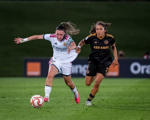 Real Madrid CF v Ajax - Women s Champions League 2026 27 Eva Navarro of Real Madrid CF (L) is in action with the ball defended by Ella Touon of Ajax (R) during the UEFA Women s Champions League 2026 27 third qualifying round second leg football match between Real Madrid and Ajax at Estadio Alfredo Di Stefano on September 2, 2026 in Madrid, Spain. Madrid Estadio Alfredo Di Stefano Madrid Spain Copyright: xAlbertoxGardinx AGardin_20260902_Foot_WCha_Rea_Mad_Aja_0027